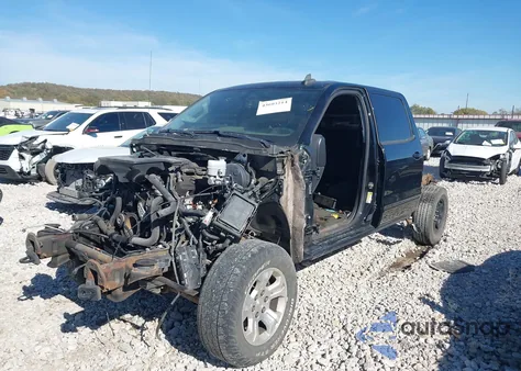 2015 Chevrolet Silverado 1500 2Lt z USA, uszkodzony, nr VIN 3GCUKREC5FG232763